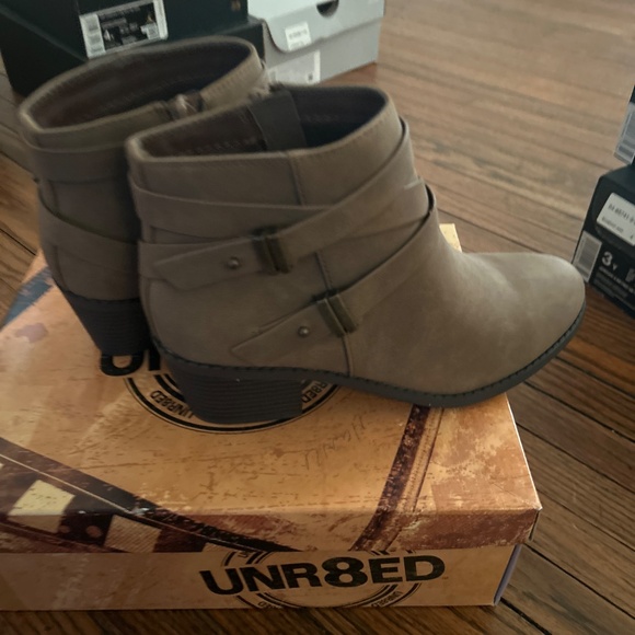 heels - Picture 4 of 6